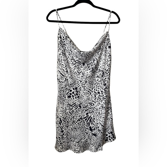 Windsor Sleek & Chic Leopard Print Satin Mini Dress Size Medium - Picture 7 of 10